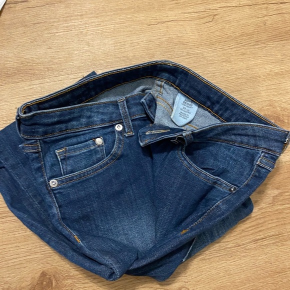 Classic Blue Straight Jeans with Comfortable Fit - Picture 3 of 11